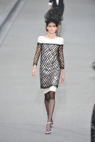 Look 32